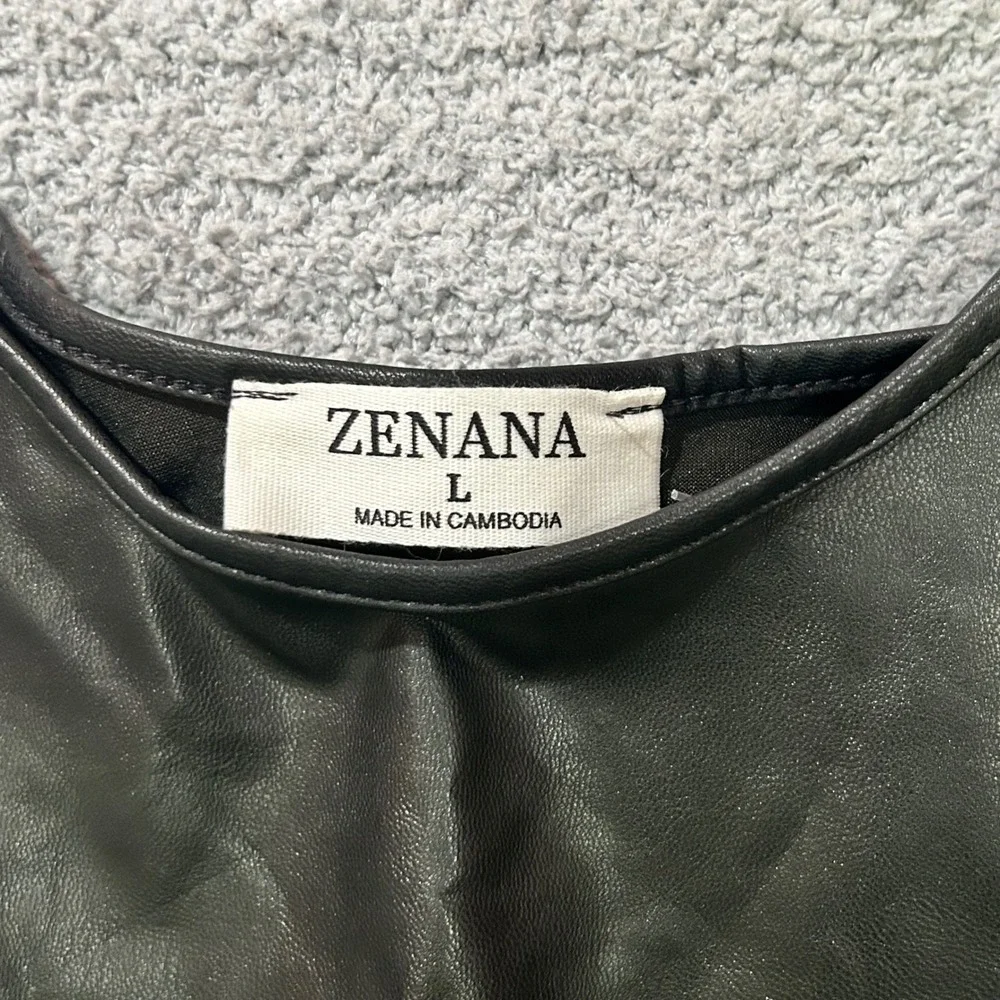 Zenana Tank Top Faux Leather Large Black Cropped Edgy Minimalist Vegan‎